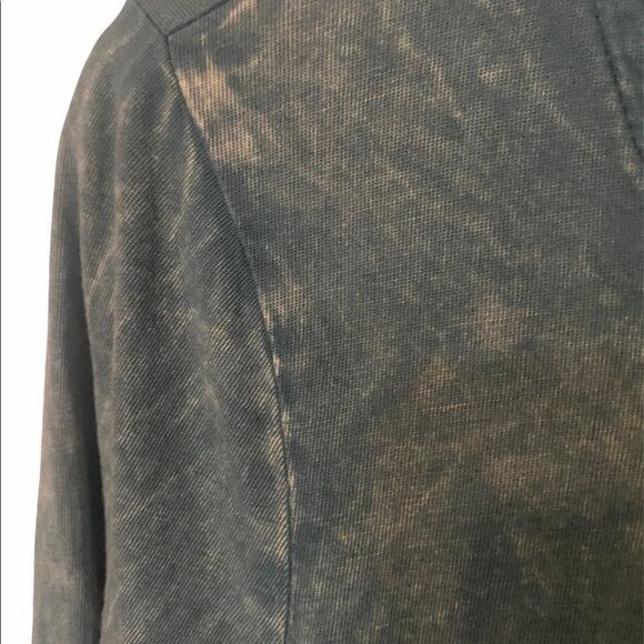 Women’s Altair’s State Distressed Teal Top • Medium - Picture 12 of 16